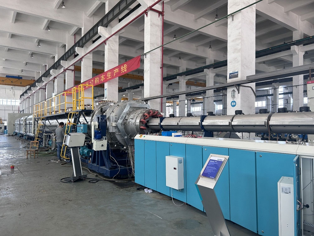 Blahopřejeme kompletní sadě vybavení Fangli PE1200U pro vytlačování polyetylénových trubek k úspěšnému dokončení přejímky